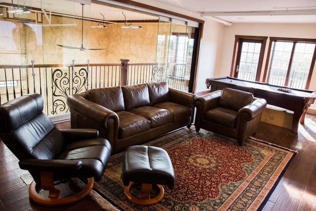 Community Iron Gate Motor Condos