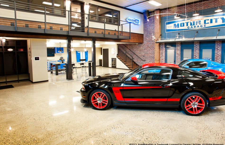 Mustang Garage